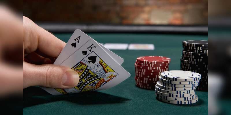 Khái niệm chi tiết về poker